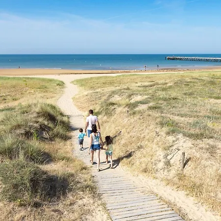 Holiday home 500 M De La Plage, Jardin, Maison Pour 5 *